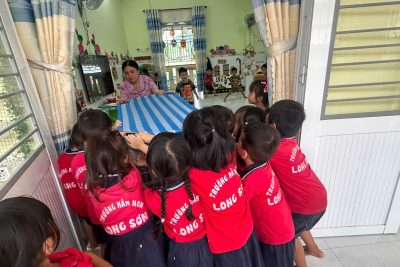 Công tác phòng chống, ứng phó bão KALMAEGI (Bão số 13) của cô trò trường mầm non Long Sơn